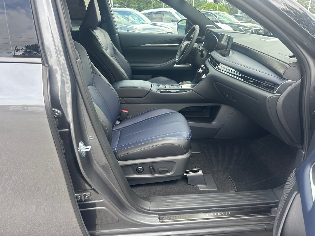 Certified 2026 INFINITI QX60 Sport w/ Dark Cargo Package AWD/4WD image 11