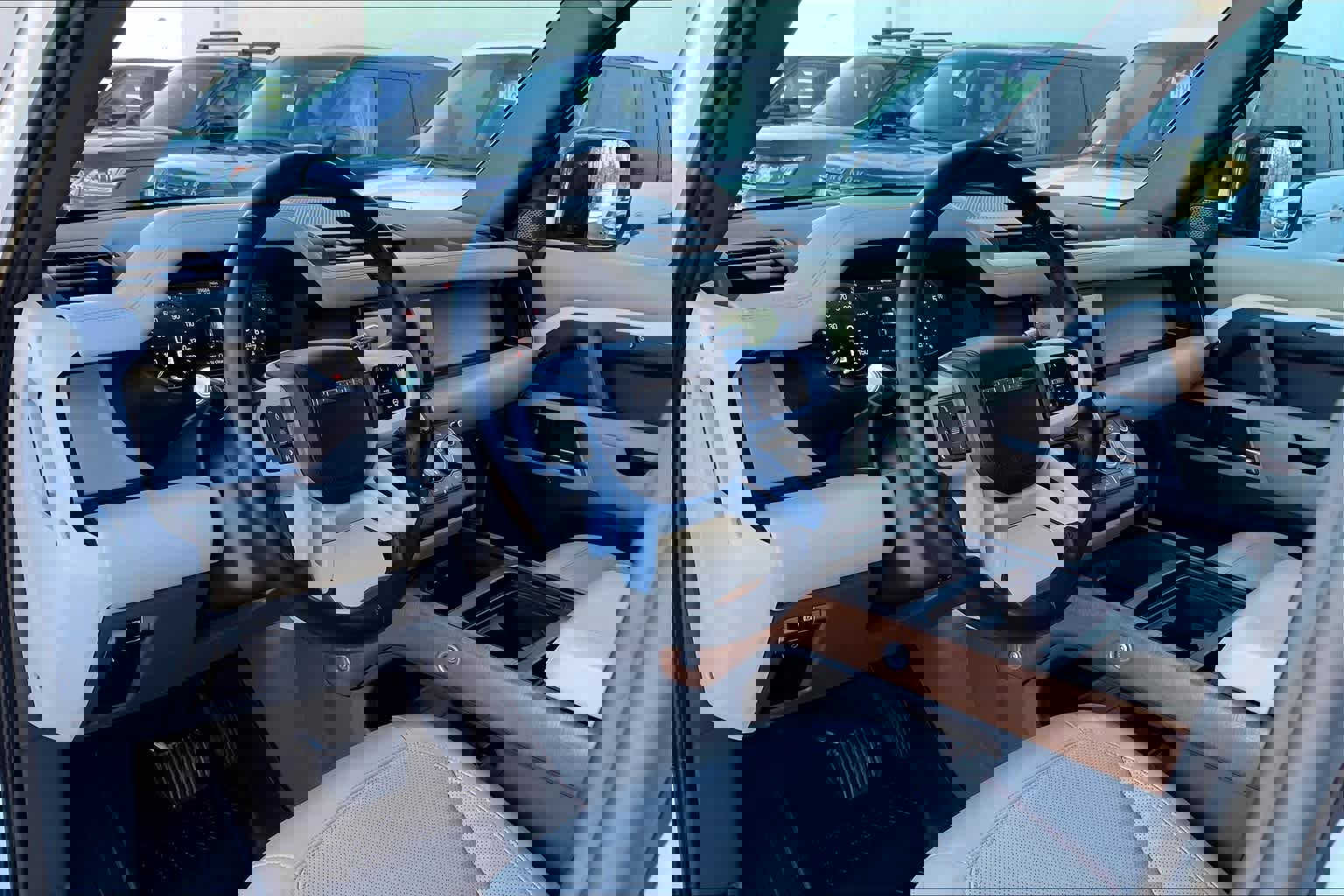 Used 2020 Land Rover Defender 110 SE image 15