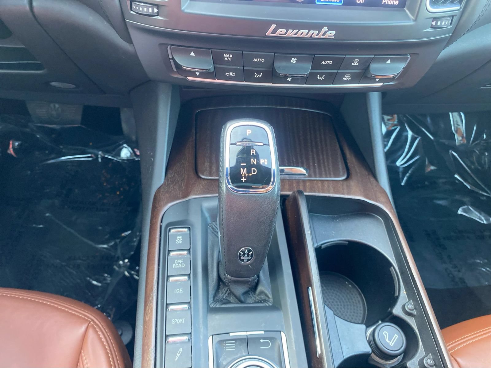Used 2019 Maserati Levante GranLusso AWD/4WD image 23