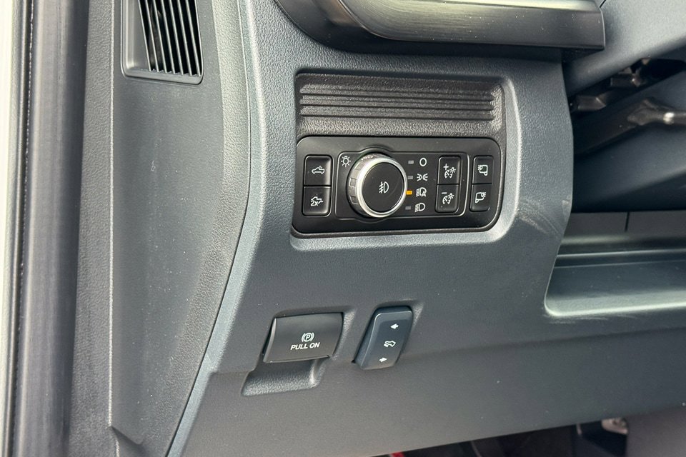 New 2026 Ford F250 Lariat w/ Black Appearance Package image 39