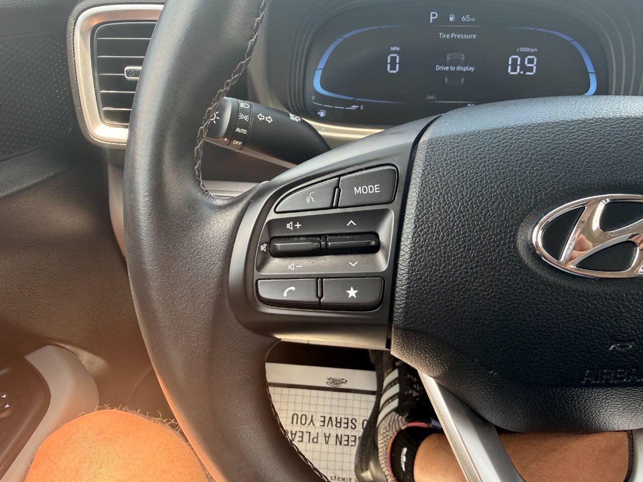 Used 2025 Hyundai Venue SEL FWD image 42