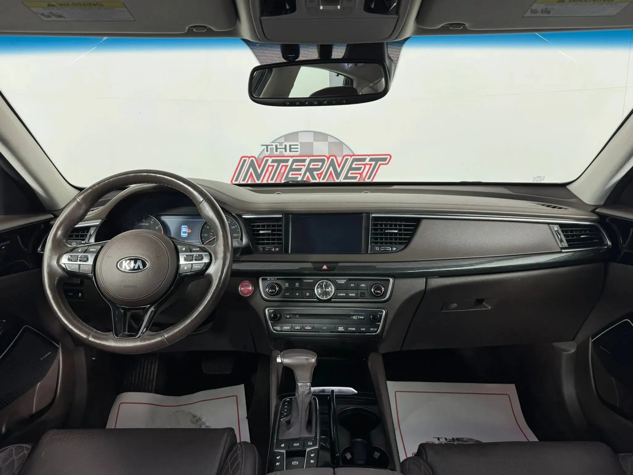 Used 2018 Kia Cadenza Limited FWD image 11