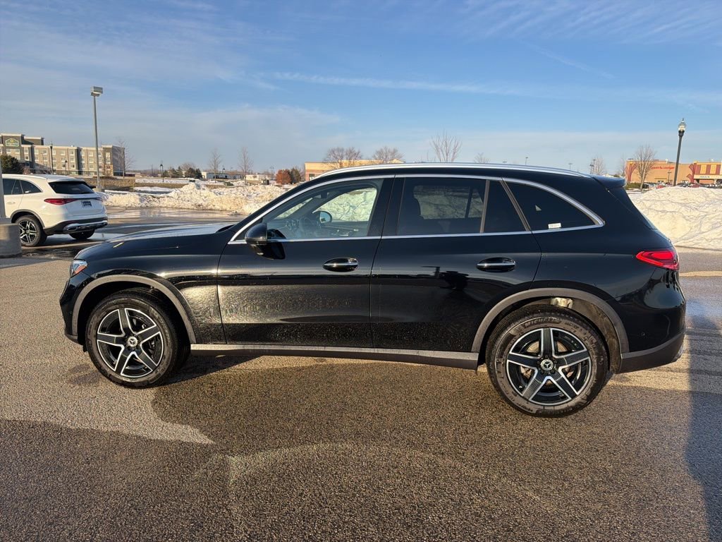 Used 2026 Mercedes-Benz GLC 300 GLC 300 image 9