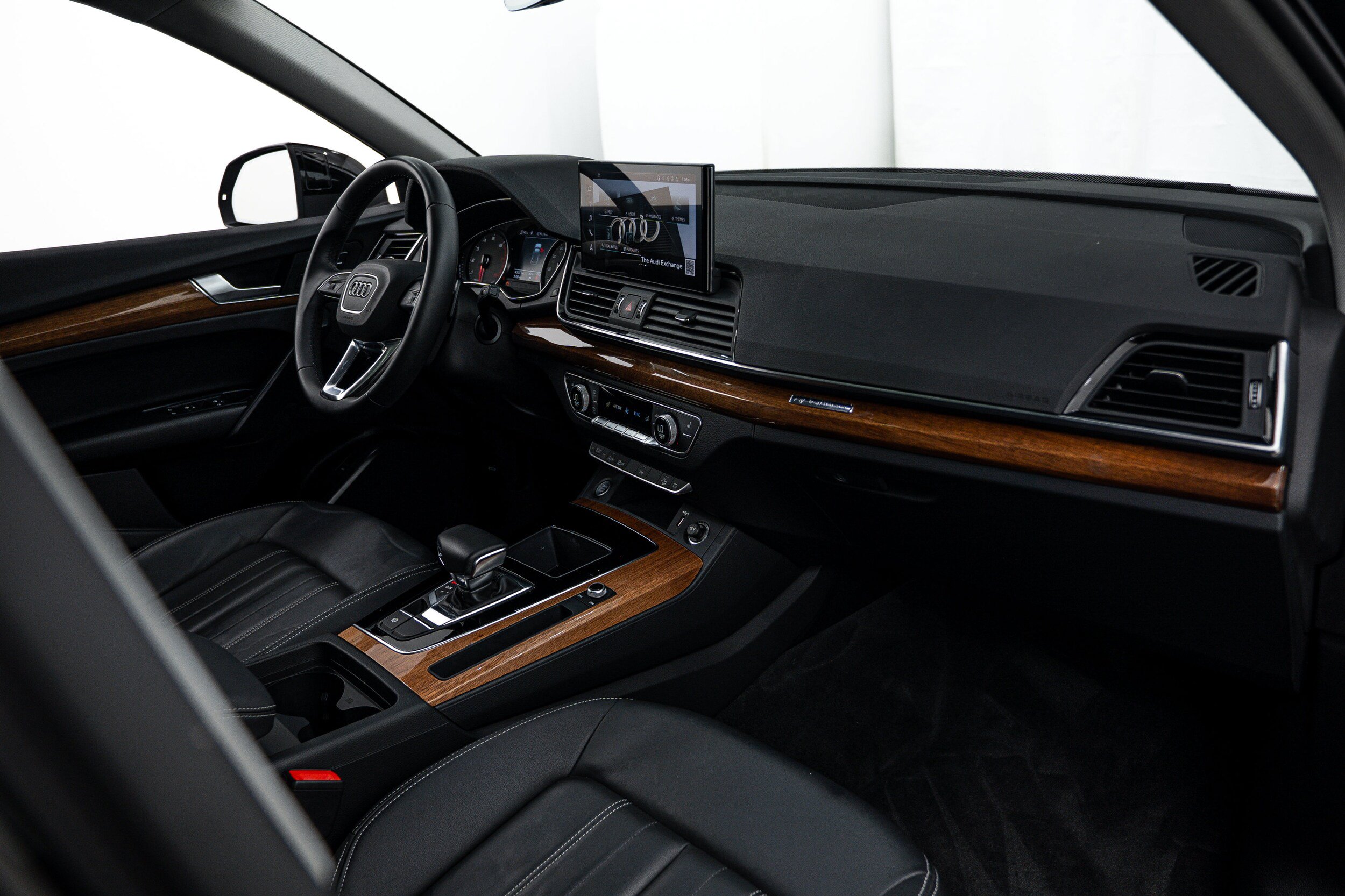 Certified 2023 Audi Q5 2.0T Premium w/ Convenience Package AWD/4WD image 8