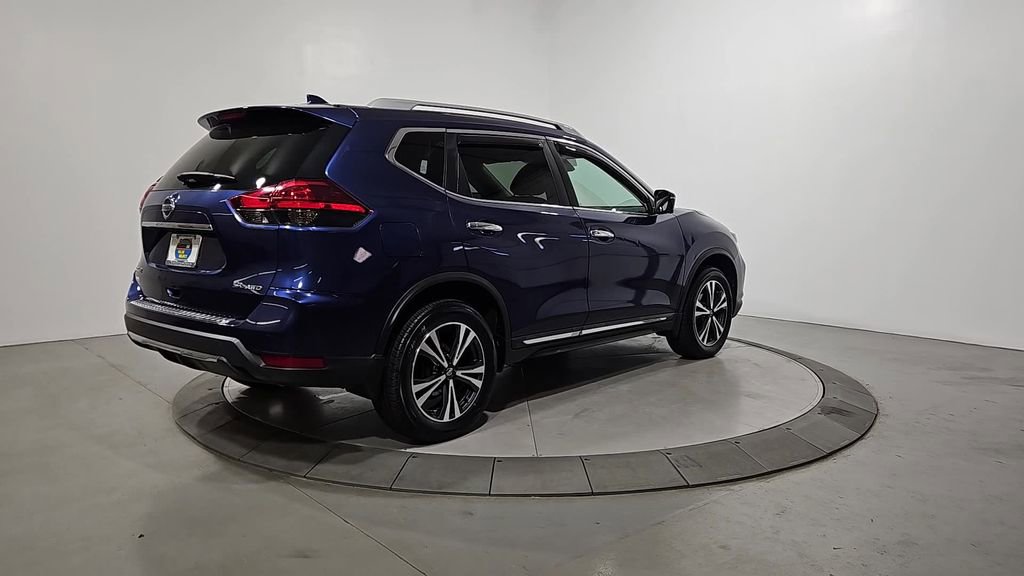 Used 2017 Nissan Rogue SL w/ SL Premium Package AWD/4WD image 5