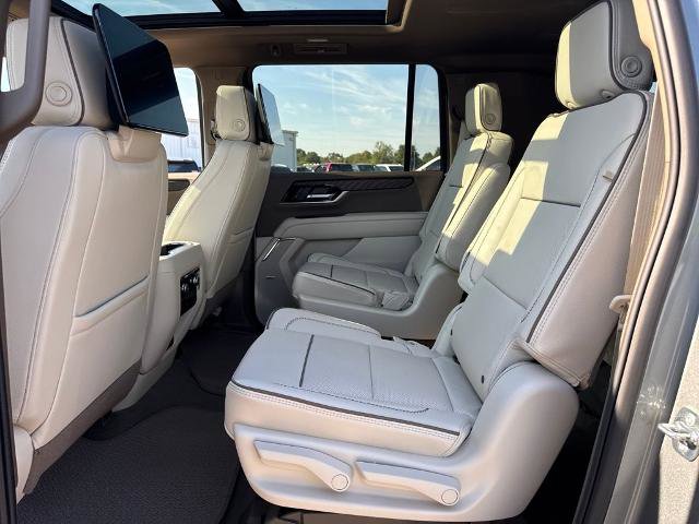 New 2026 GMC Yukon XL Denali w/ Denali Reserve Package image 13