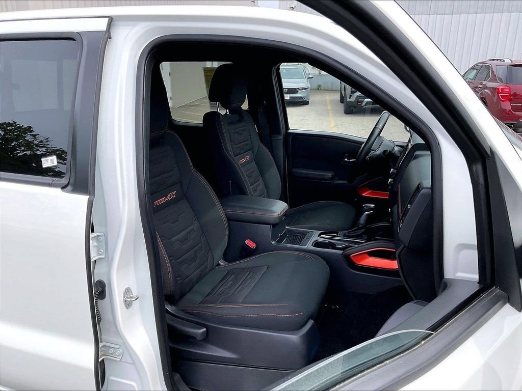 Used 2024 Nissan Frontier PRO-4X w/ Pro Convenience Package AWD/4WD image 11