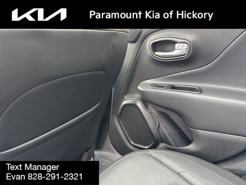 Used 2023 Jeep Renegade Limited w/ Sun/Sound Group image 15