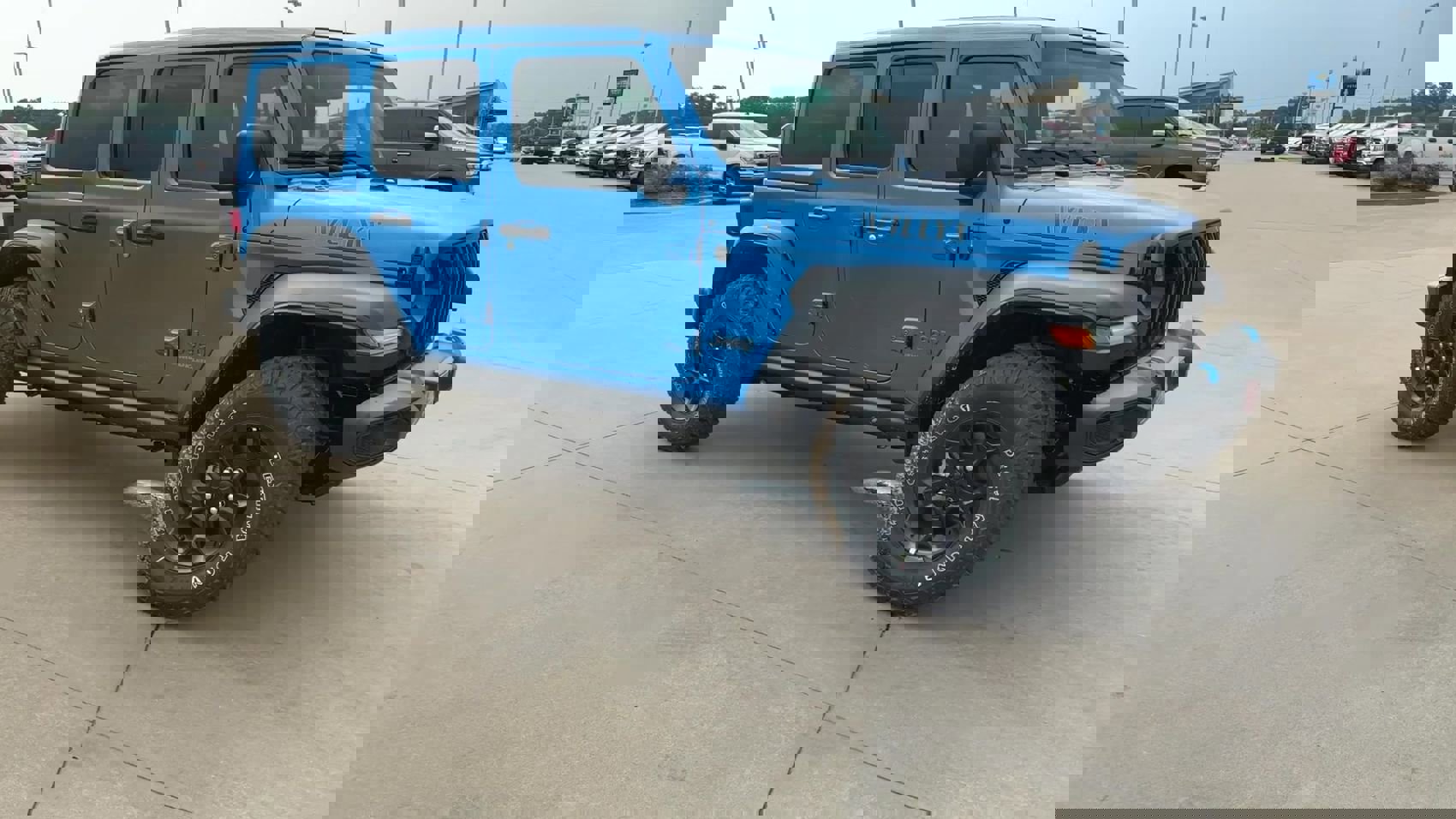 New 2023 Jeep Wrangler Unlimited w/ Sun & Screen Package image 2