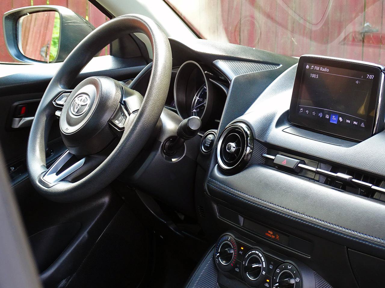 Used 2019 Toyota Yaris LE FWD image 33