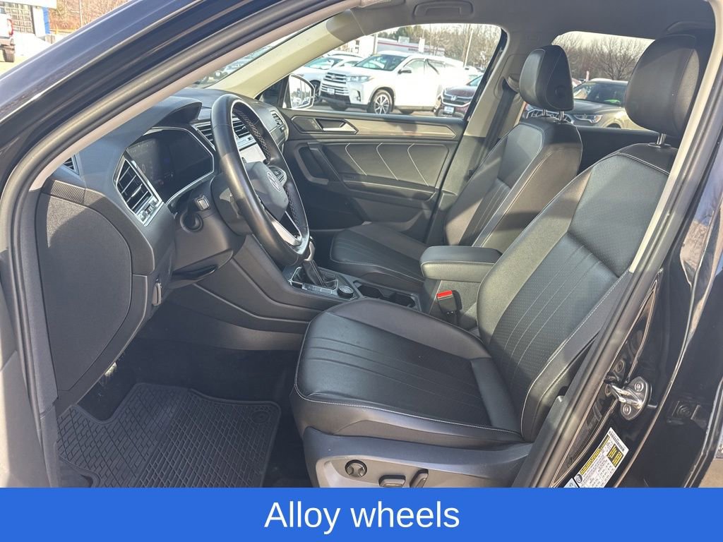 Used 2022 Volkswagen Tiguan SE image 14