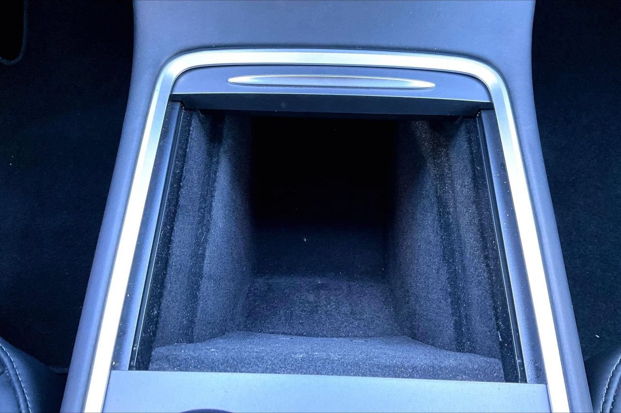 Used 2021 Tesla Model Y Long Range AWD/4WD image 18