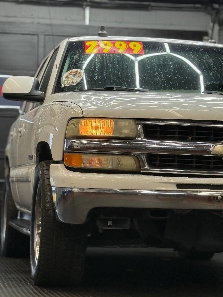 Used 2003 Chevrolet Tahoe LT image 3