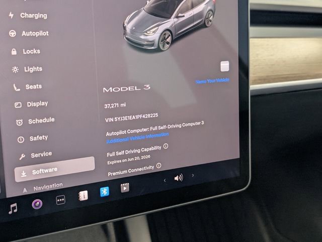 Used 2023 Tesla Model 3 Standard Range image 18