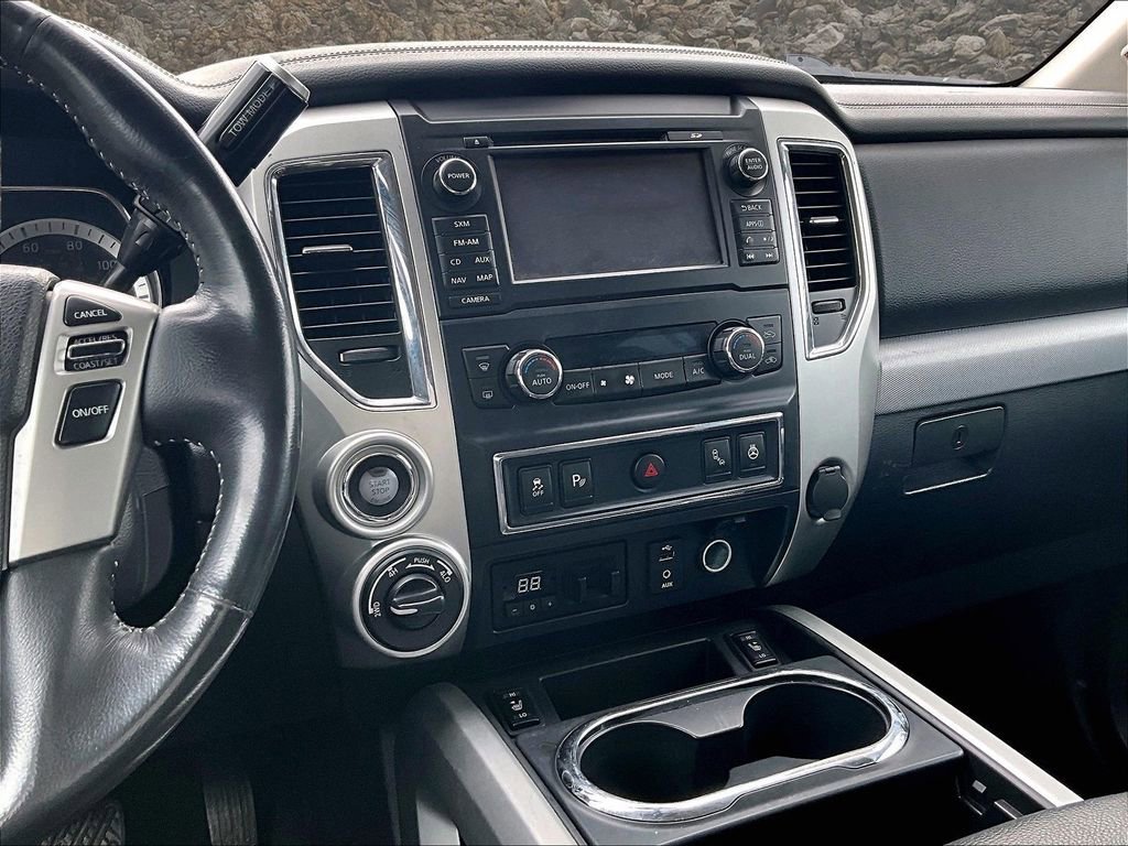 Used 2016 Nissan Titan PRO-4X w/ Pro-4x Convenience Package image 6