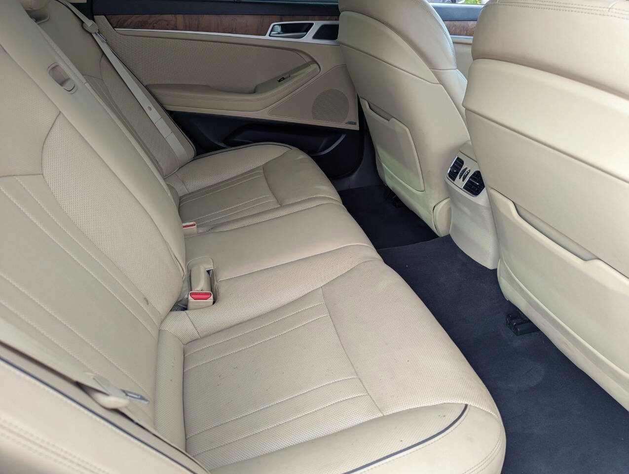 Used 2015 Hyundai Genesis 5.0 image 14