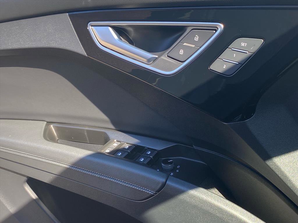 Used 2024 Audi Q4 e-tron Premium w/ Convenience Package image 16