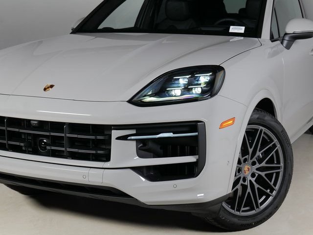 New 2026 Porsche Cayenne AWD/4WD image 30