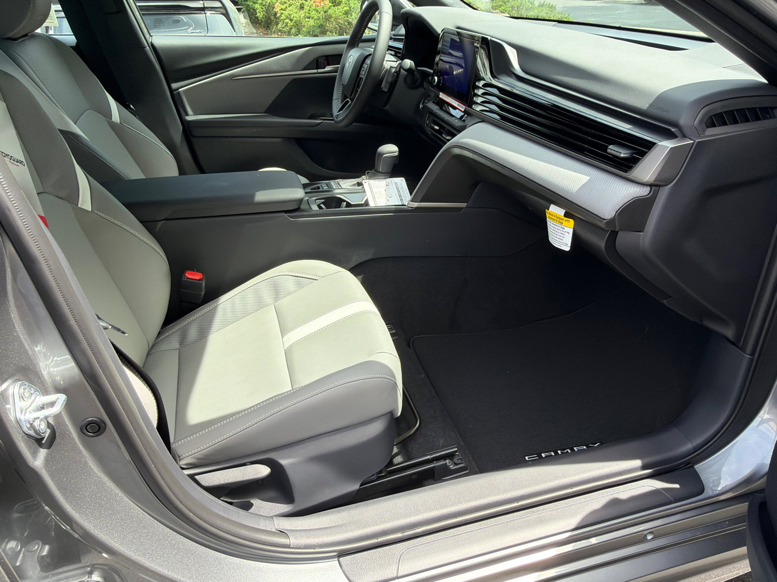 Used 2026 Toyota Camry SE FWD image 13