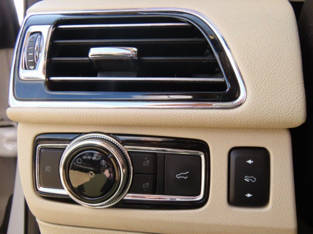 Used 2020 Lincoln Navigator L Reserve w/ Luxury Package image 26