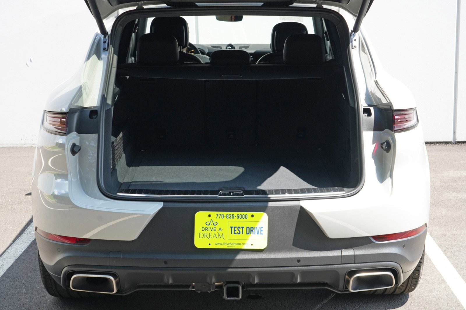Used 2025 Porsche Cayenne w/ Premium Package Plus AWD/4WD image 10