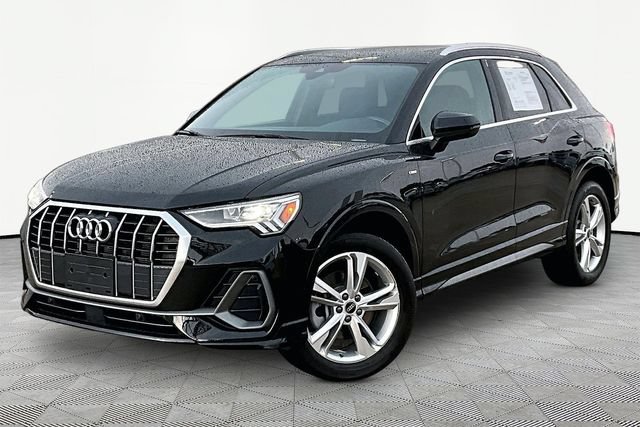 Used 2023 Audi Q3 2.0T Premium w/ Convenience Package AWD/4WD image 1