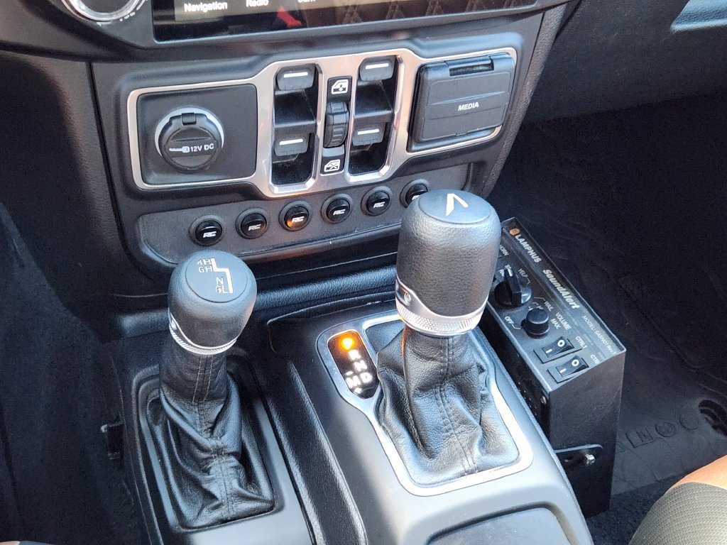 Used 2021 Jeep Gladiator Sport AWD/4WD image 21