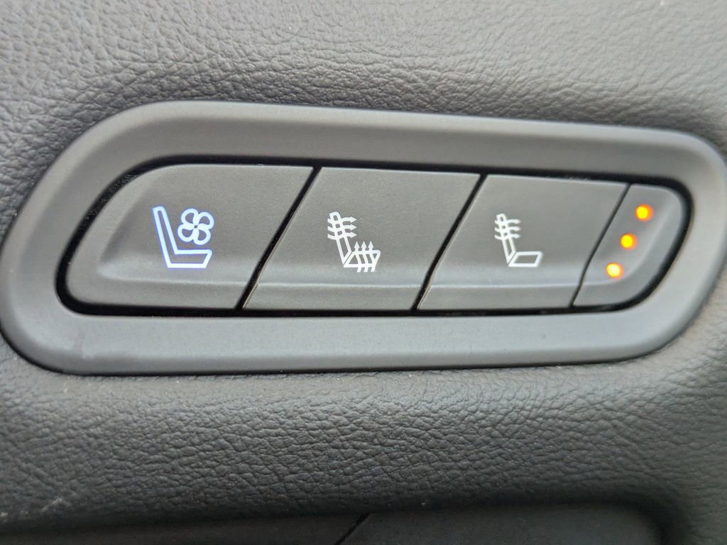 Used 2021 Cadillac Escalade Sport w/ Driver Assist Tech Package image 29