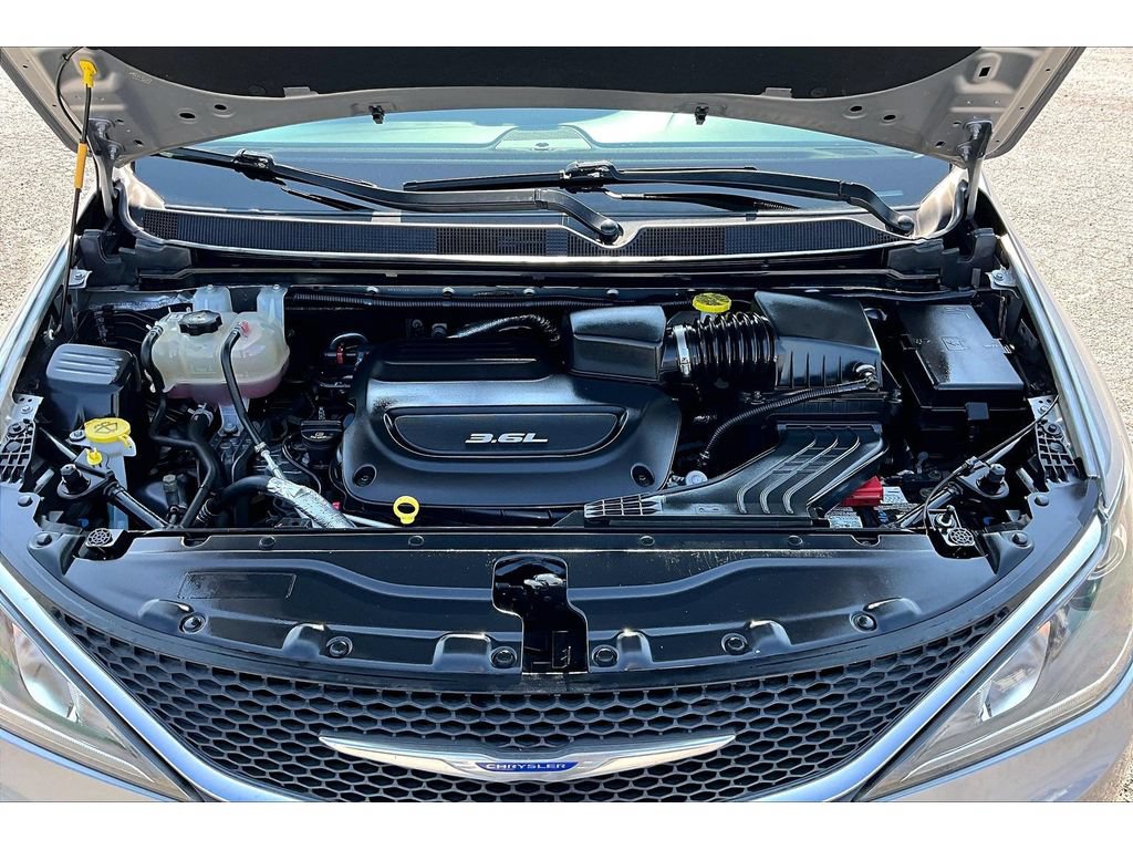 Certified 2019 Chrysler Pacifica Touring Plus FWD image 55