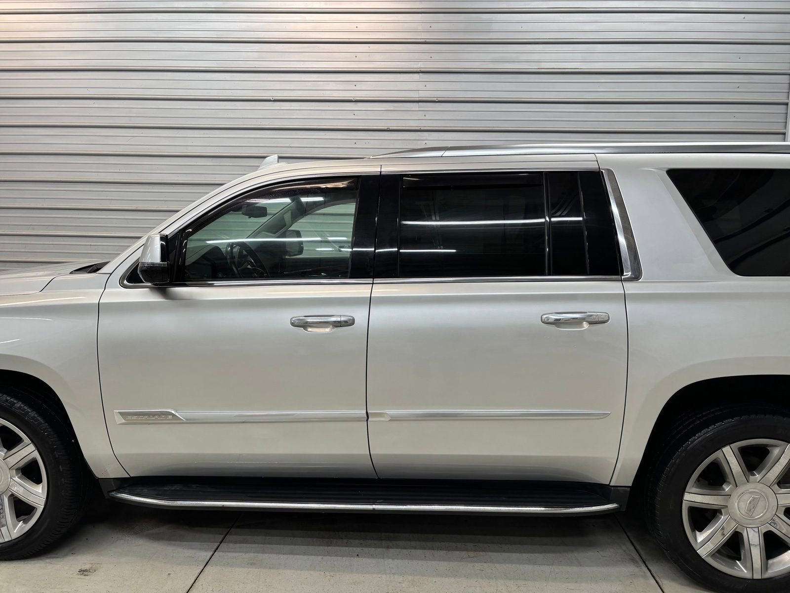 Used 2020 Cadillac Escalade ESV Luxury image 9
