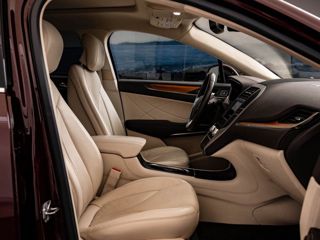 Used 2016 Lincoln MKC Reserve w/ Lincoln MKC Climate Package image 25