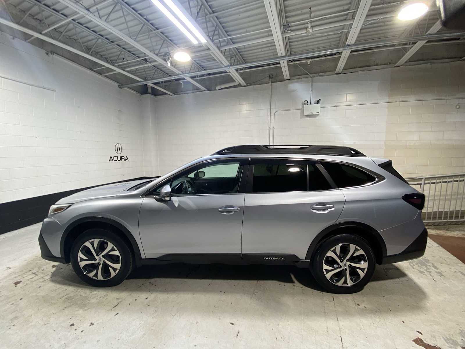 Used 2020 Subaru Outback Limited image 3