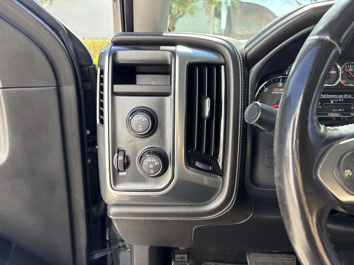 Used 2017 Chevrolet Silverado 1500 LTZ Z71 w/ LTZ Plus Package AWD/4WD image 20