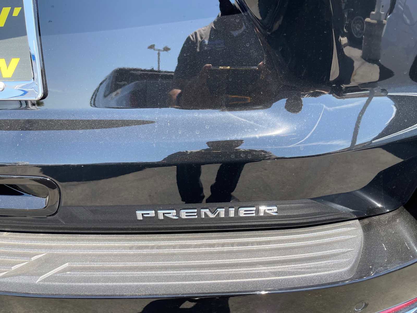 New 2025 Chevrolet Suburban Premier image 29