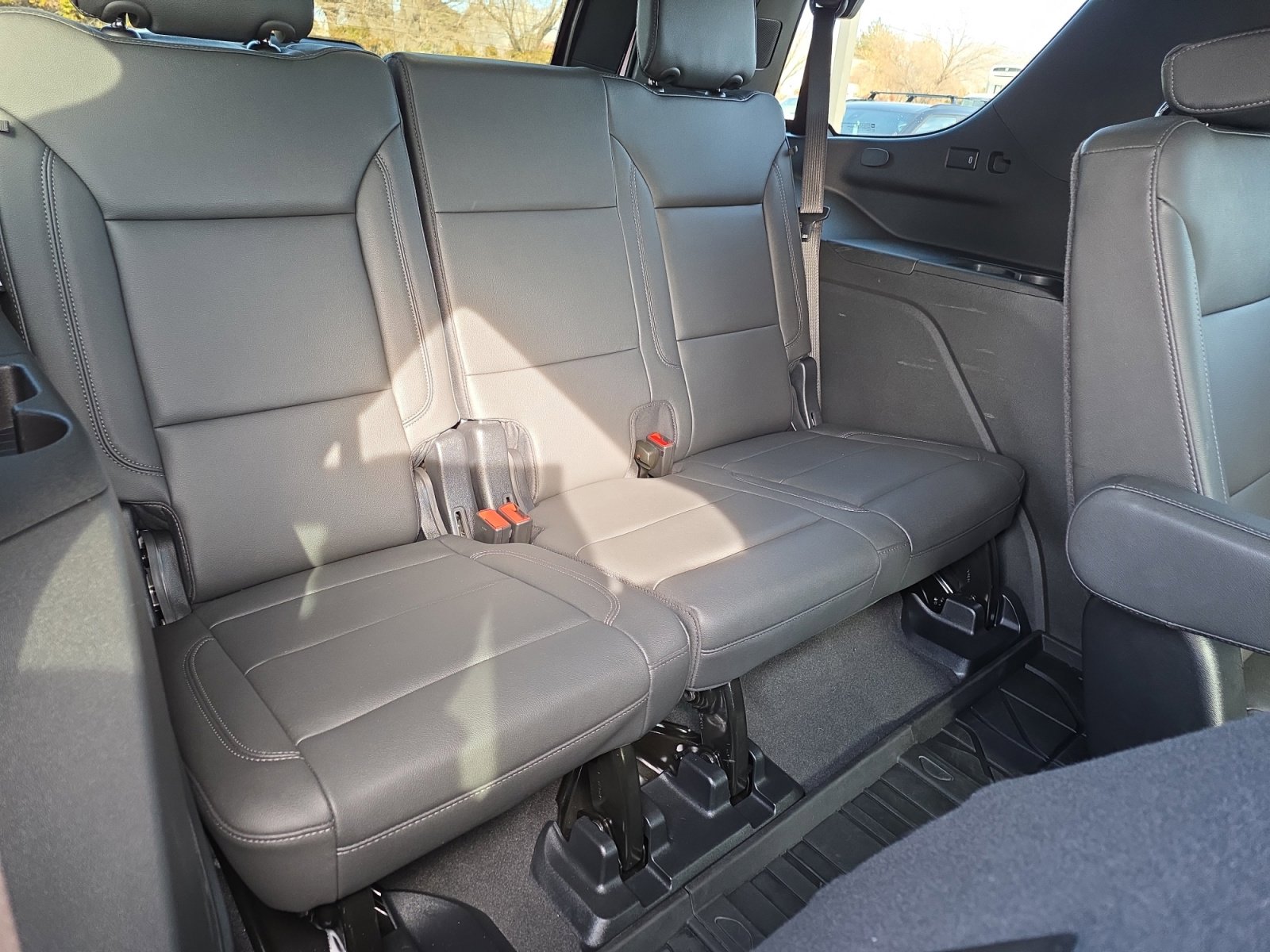 Used 2024 Chevrolet Tahoe Z71 w/ Luxury Package image 27