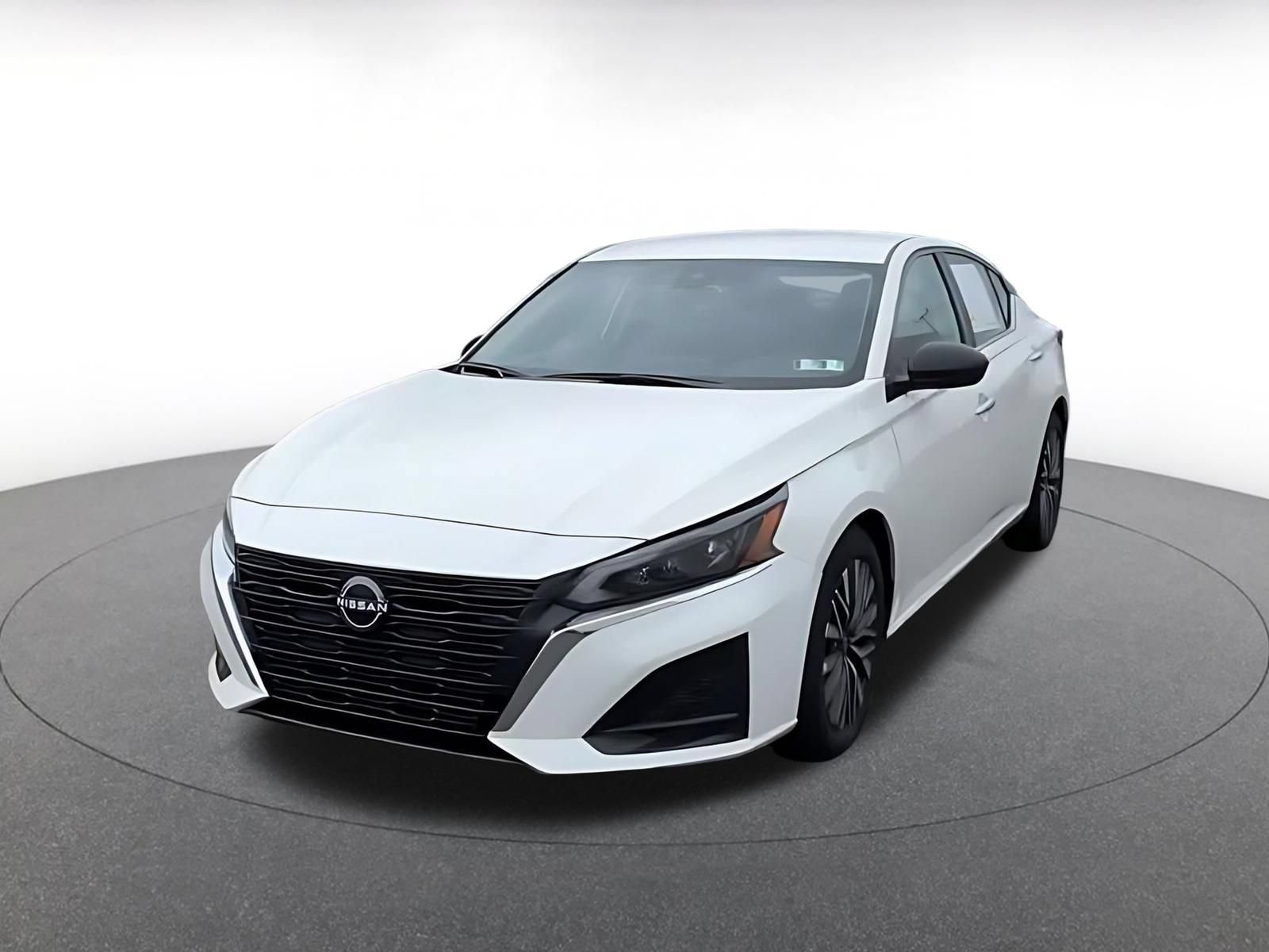 Used 2025 Nissan Altima 2.5 SV FWD image 6