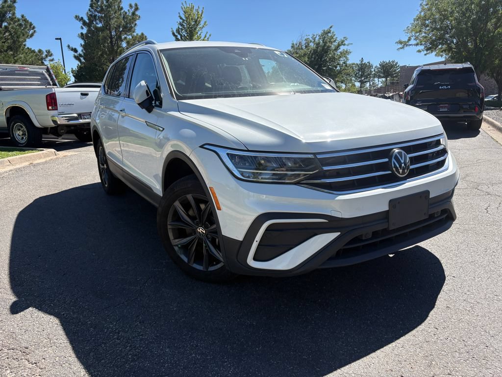 Used 2023 Volkswagen Tiguan SE AWD/4WD image 1