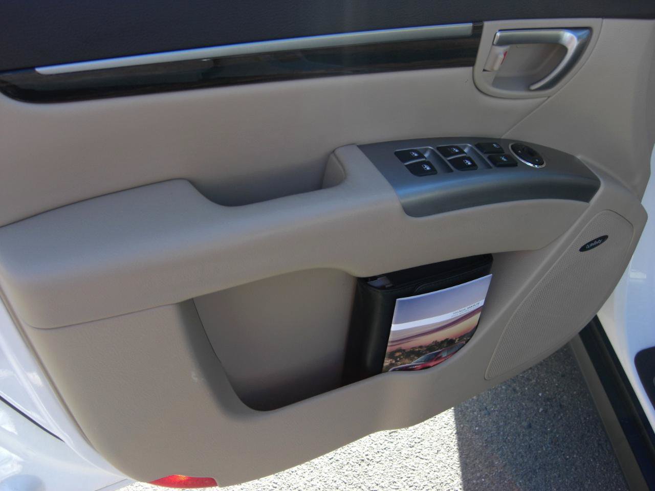 Used 2011 Hyundai Santa Fe Limited w/ Navigation Pkg 4 image 25