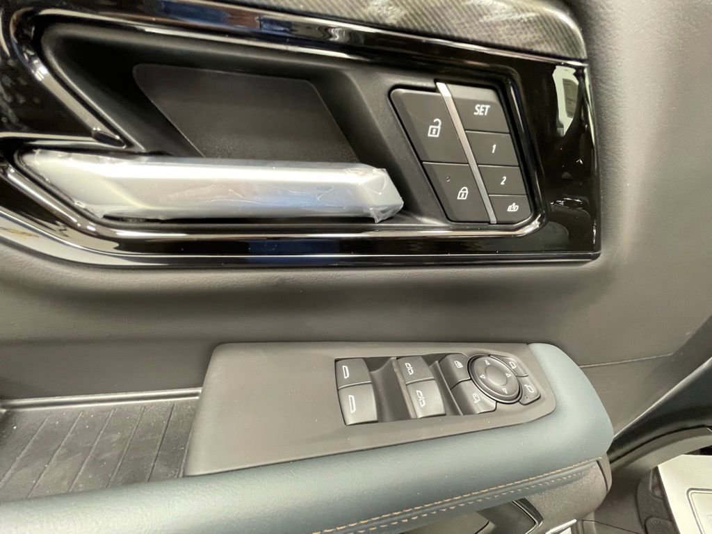 New 2026 GMC Yukon XL AT4 image 16