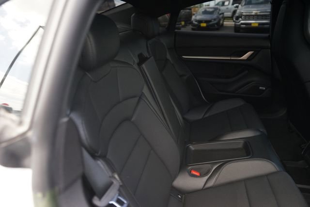 Used 2022 Porsche Taycan RWD image 17
