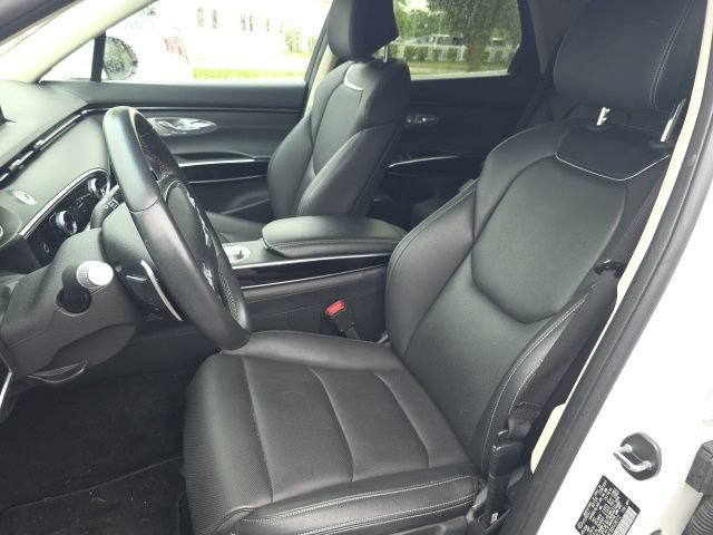 Used 2025 Genesis GV70 2.5T AWD/4WD image 10