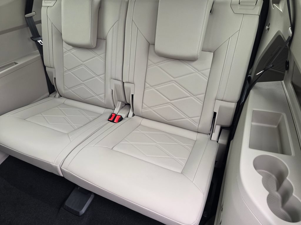 New 2026 Volkswagen Atlas SE FWD image 23