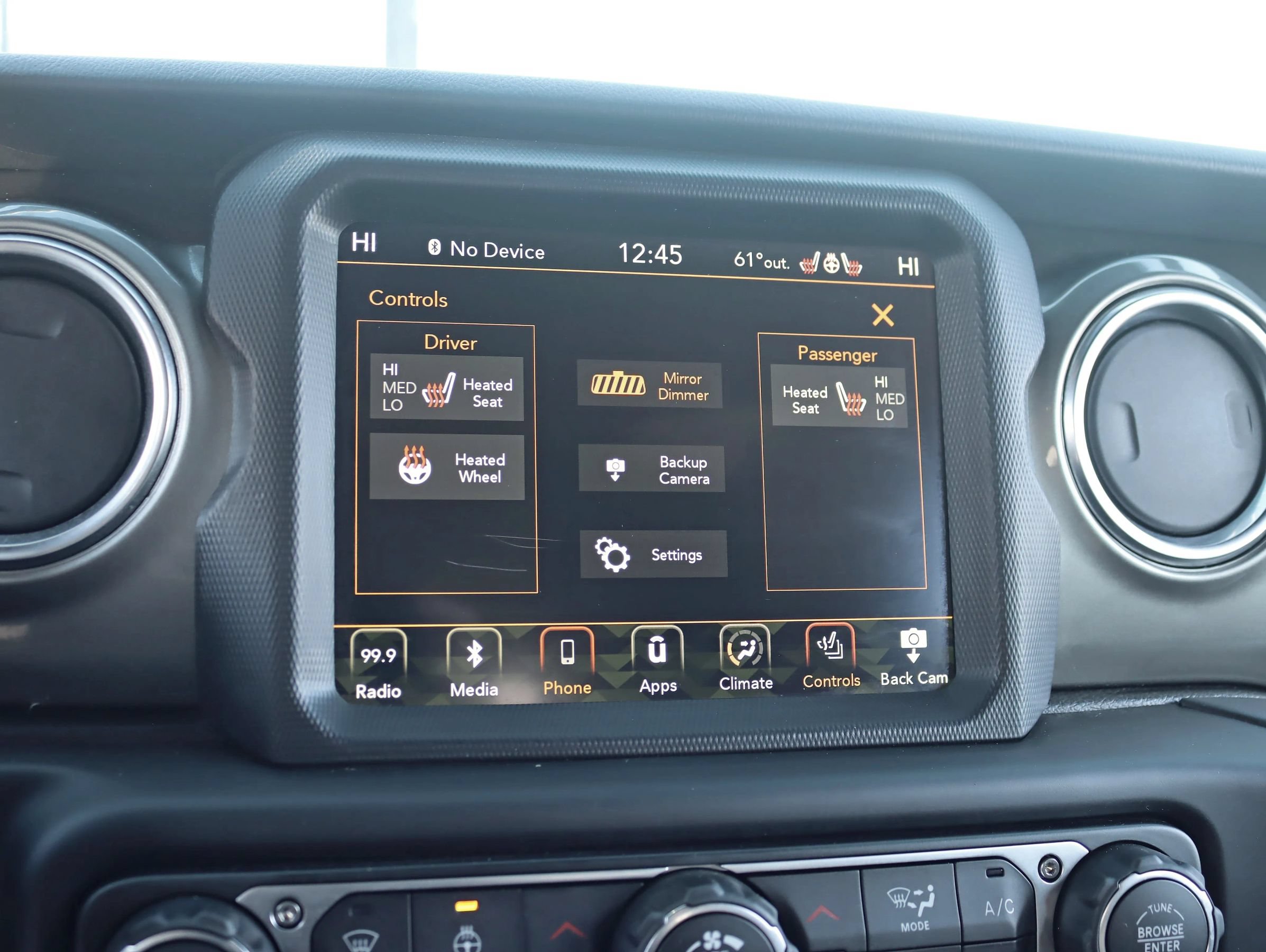 Used 2019 Jeep Wrangler Unlimited Sahara AWD/4WD image 25