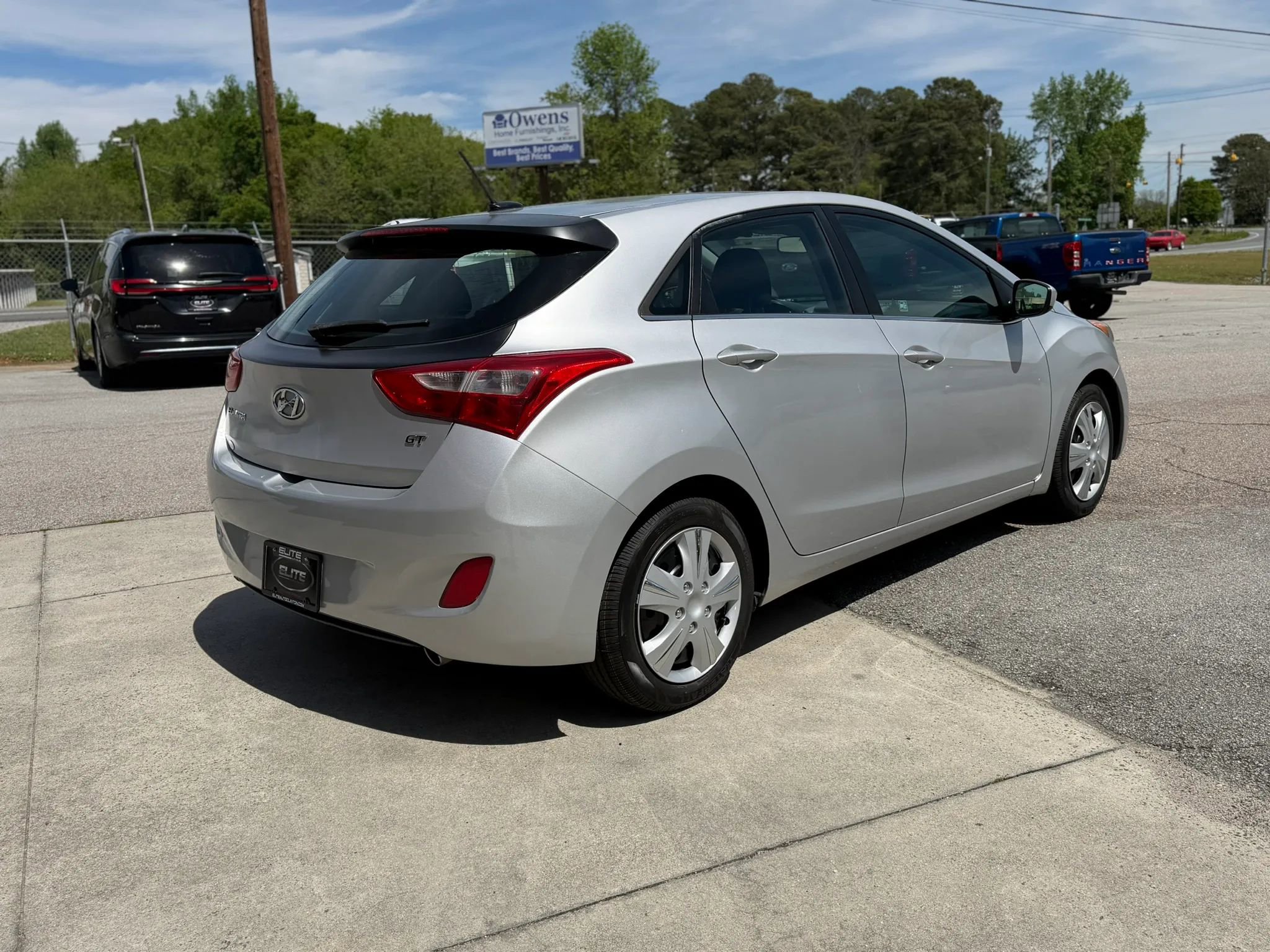 Used 2017 Hyundai Elantra GT image 7