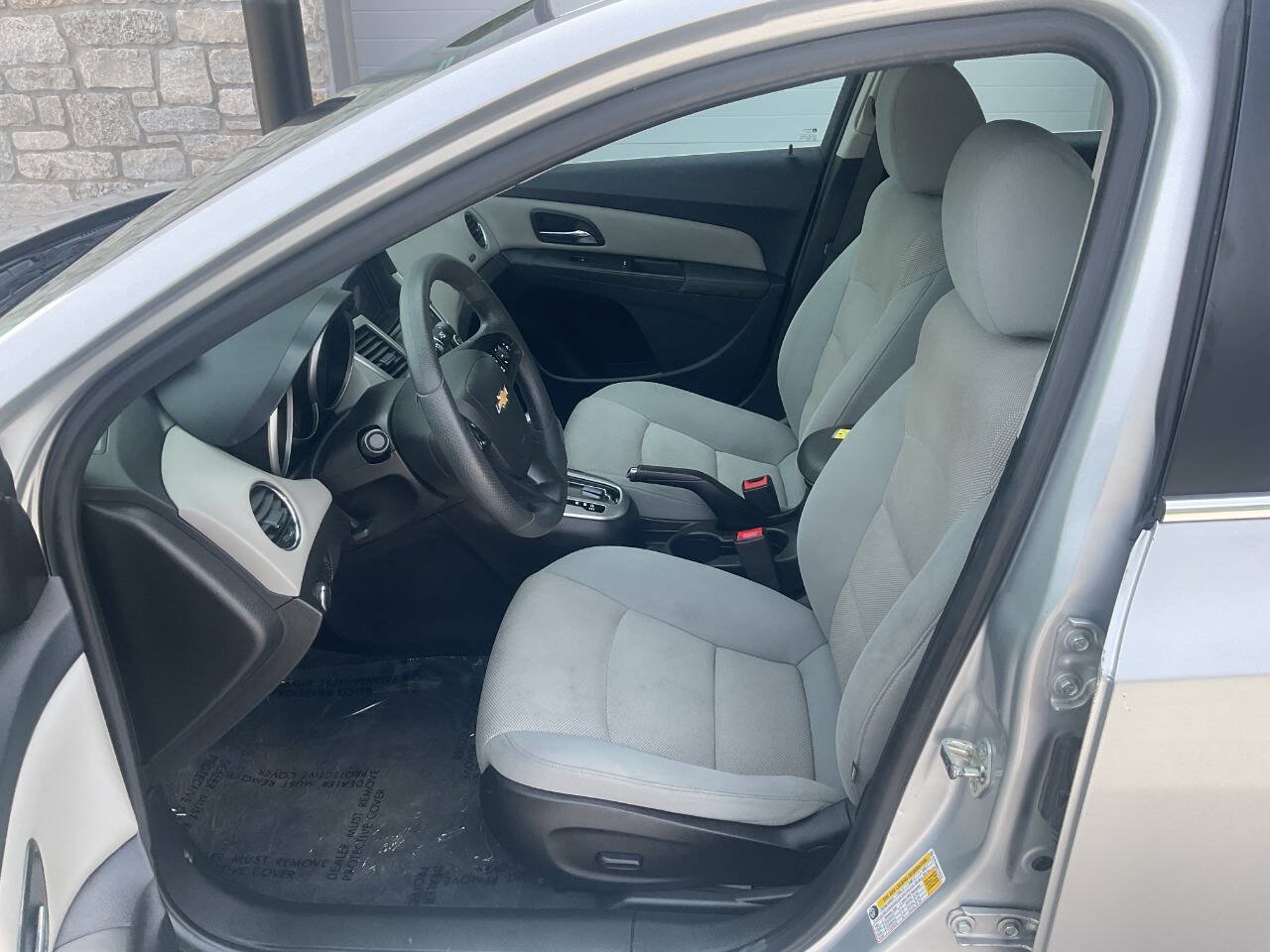 Used 2016 Chevrolet Cruze LT FWD image 13