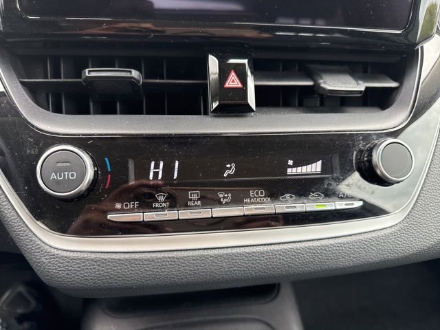 Used 2025 Toyota Corolla LE FWD image 16