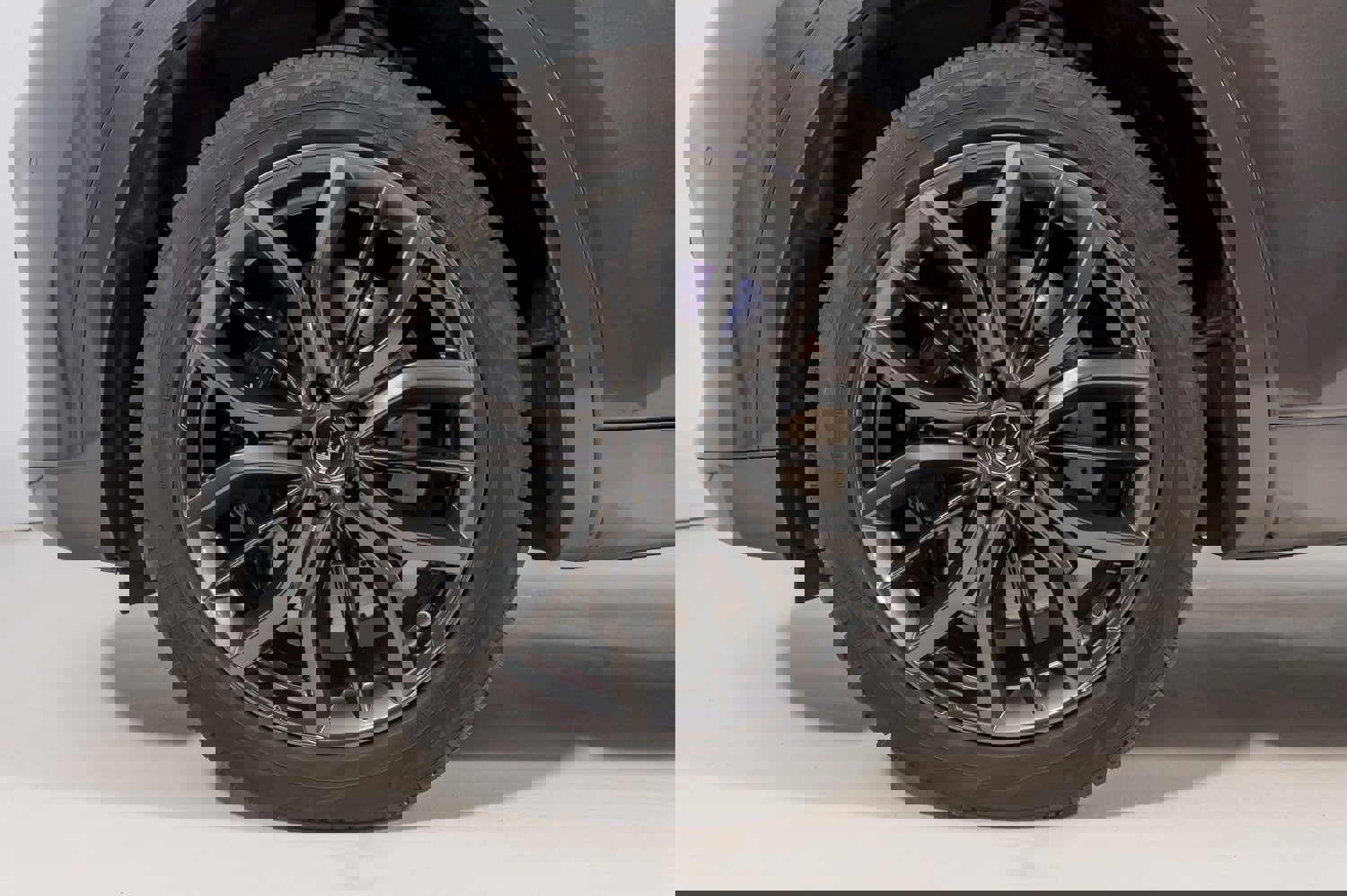 Used 2024 Maserati Levante GT Ultima image 13