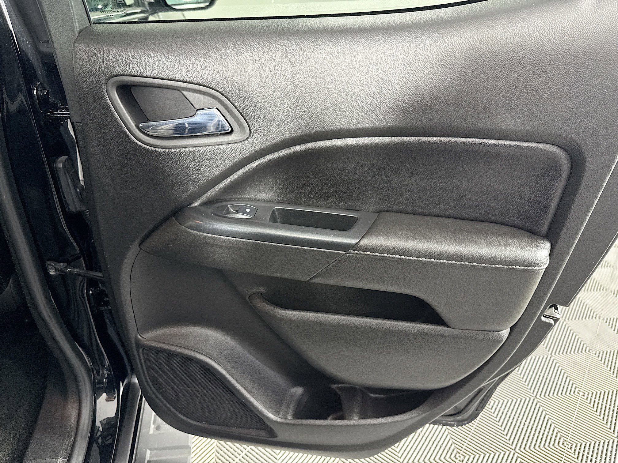 Used 2018 GMC Canyon SLT image 26