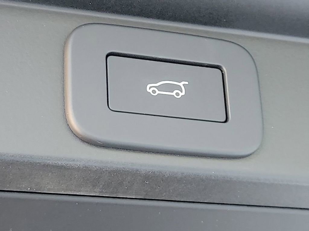 New 2026 Land Rover Range Rover SV image 12