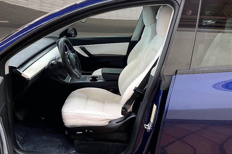 Used 2022 Tesla Model Y Long Range AWD/4WD image 20